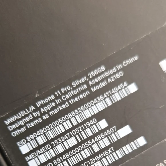 Apple iPhone 11 Pro 256GB Unlocked - Silver - Used Excellent. Comes w/cases - Picture 7 of 8